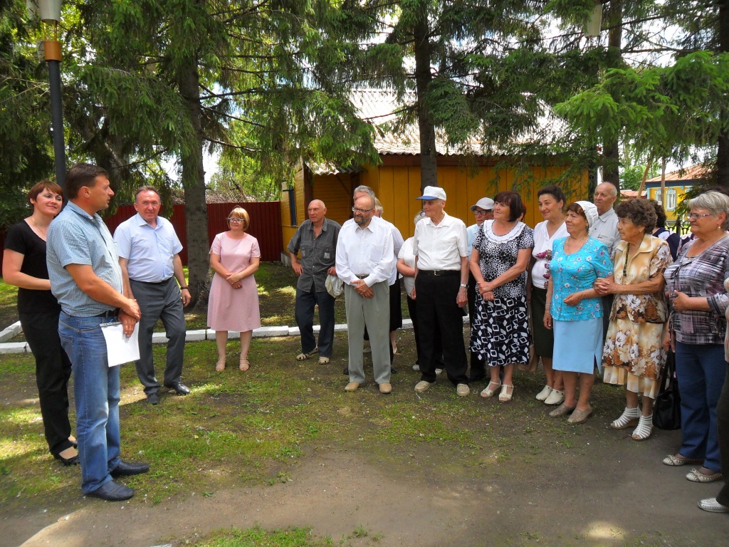 Ветераны и молодежь- за чистоту села!