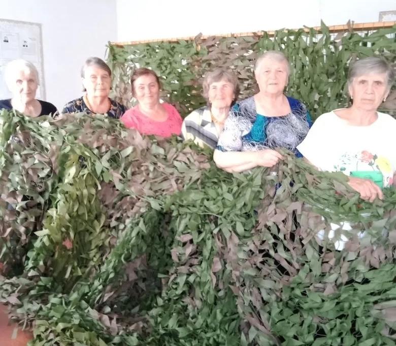 "Пчелки-паучки" благодарят своих помощников