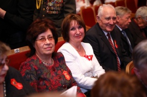 Не сдаются сердца, им не нужен покой.