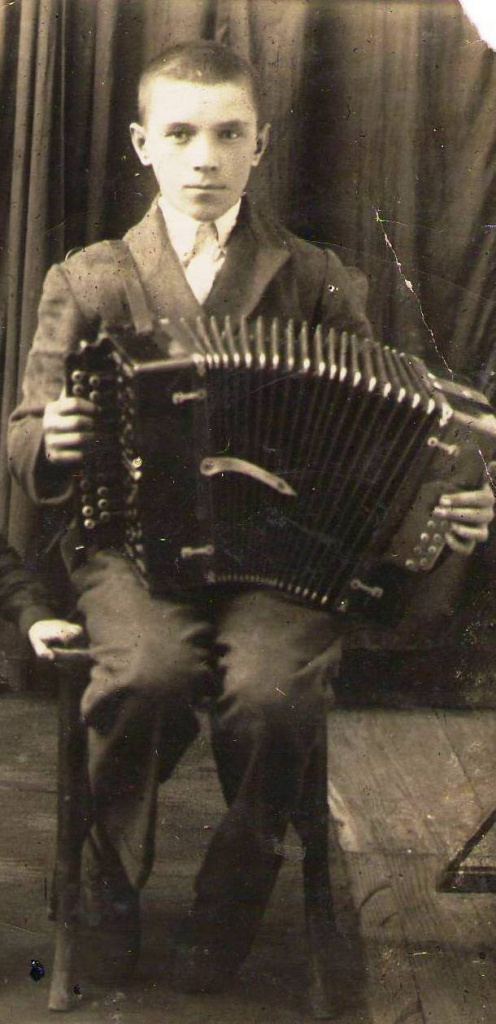 Груздев Григорий Алексеевич (13.02.1924-20.12.1943)