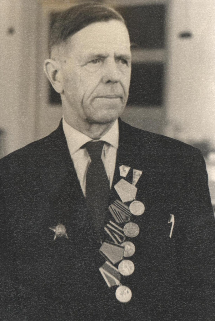  Бабушкин Дмитрий Григорьевич.