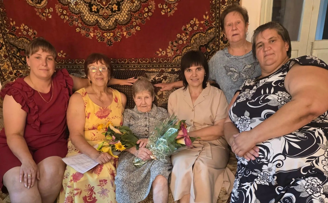Поздравляем Печерских Е. Т. с 94-летием!