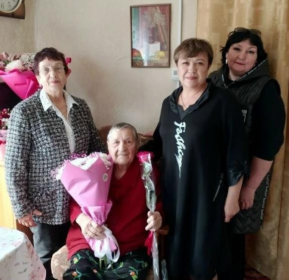 Поздравляем с 90-летием Собакину Ф.И.